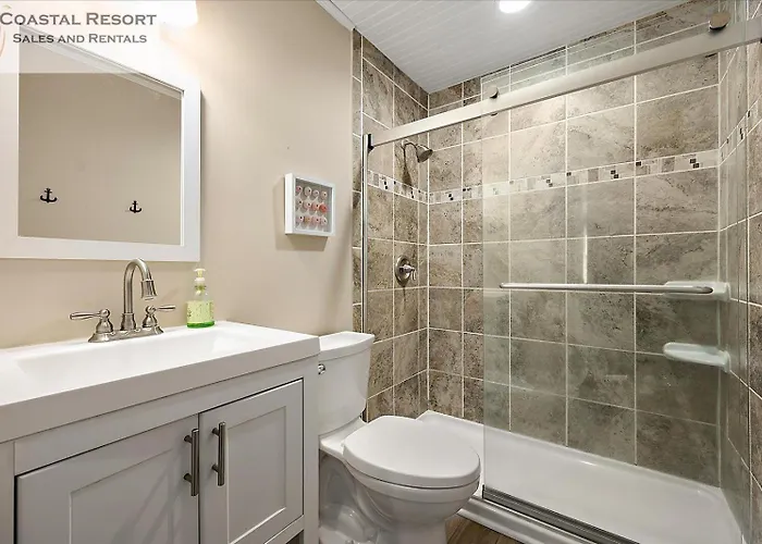 3 Bedroom Ocean Block Condo, Steps From The Beach! Ocean City